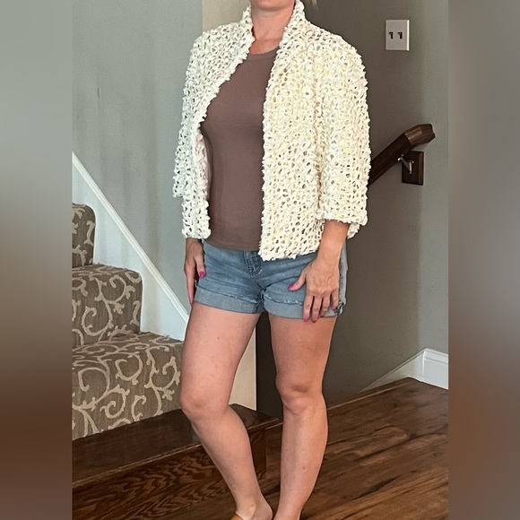 NWT Howard’s Crop Sleeve Blazer White/Gold Size S/M - Picture 3 of 7